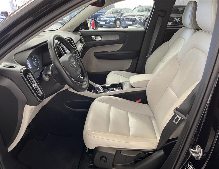 Volvo XC40 SUV 2,0 l 110 kw