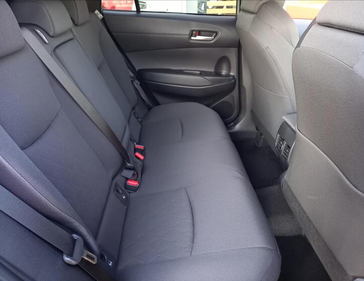 Toyota Corolla Cross 9