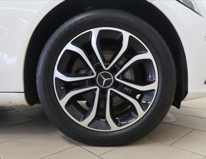 Mercedes-Benz Třídy C Kombi 1,6 l 100 kw