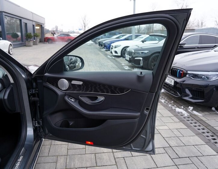 Mercedes-Benz Třídy C Sedan 2,0 l 143 kw