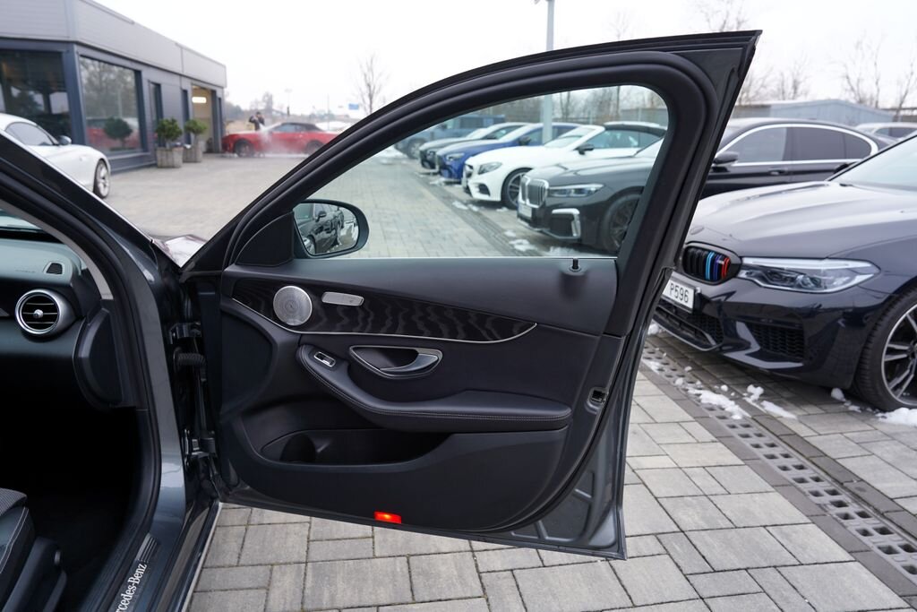 Mercedes-Benz Třídy C Sedan 2,0 l 143 kw