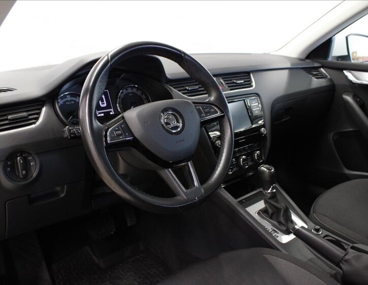 Škoda Octavia 10