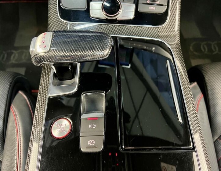 Audi S8 Sedan / Limuzína 4,0 l 382 kw