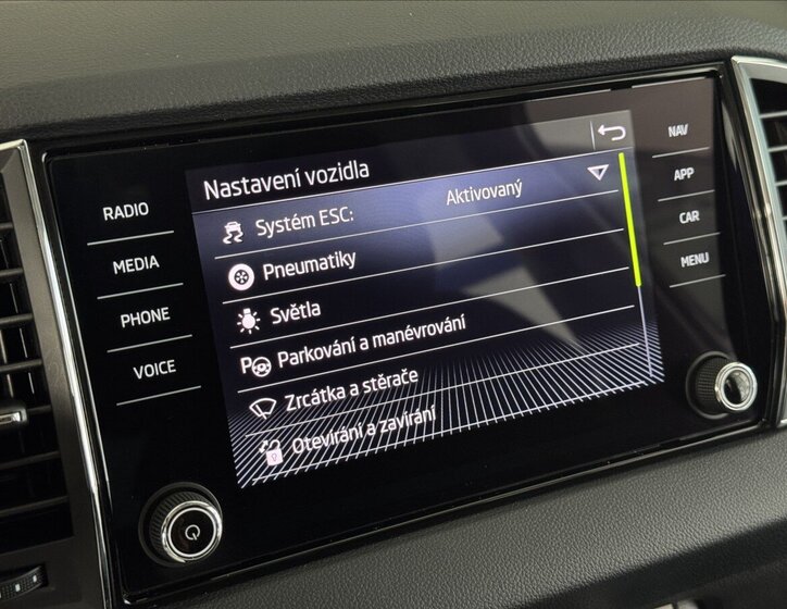 Škoda Karoq SUV / Terénní 1,5 l 110 kw