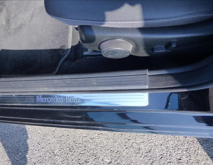 Mercedes-Benz Třídy C Sedan / Limuzína 2,1 l 88 kw