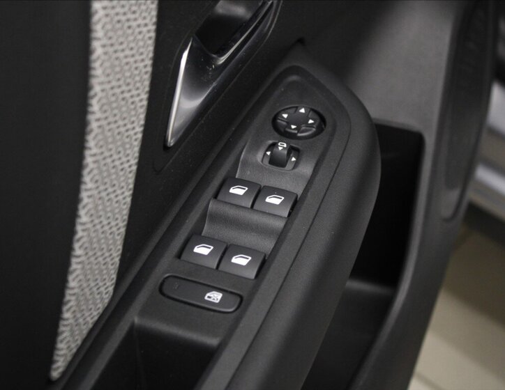 Citroën C4 SUV / Terénní 1,2 l 96 kw