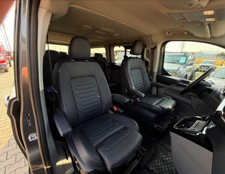 Ford Tourneo Custom Kombi 2,0 l 125 kw