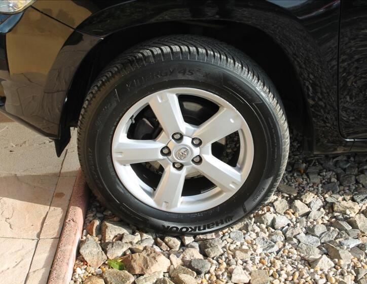 Toyota RAV4 29