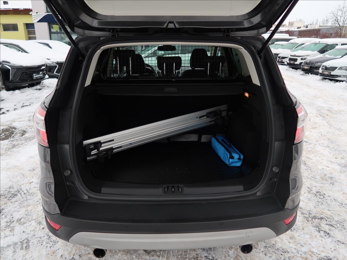 Ford Kuga SUV 1,5 l 110 kw