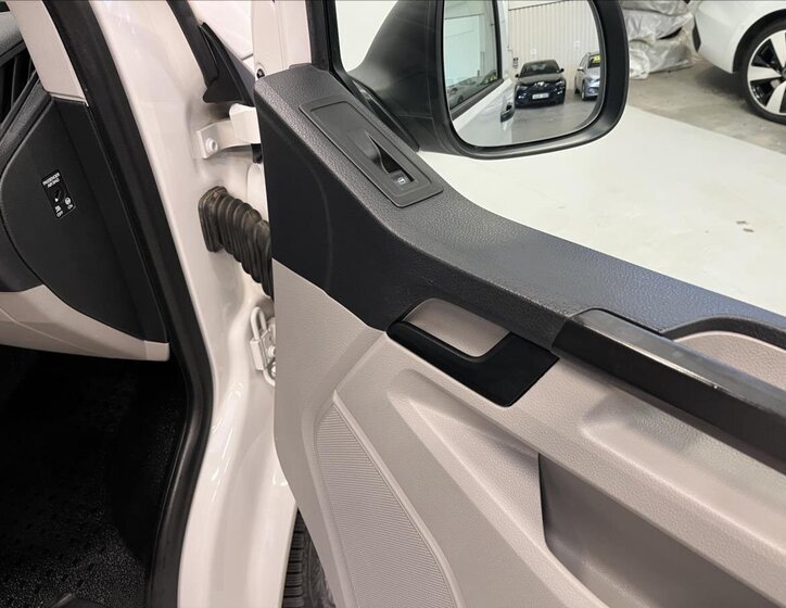 Volkswagen Transporter Kombi 2,0 l 75 kw