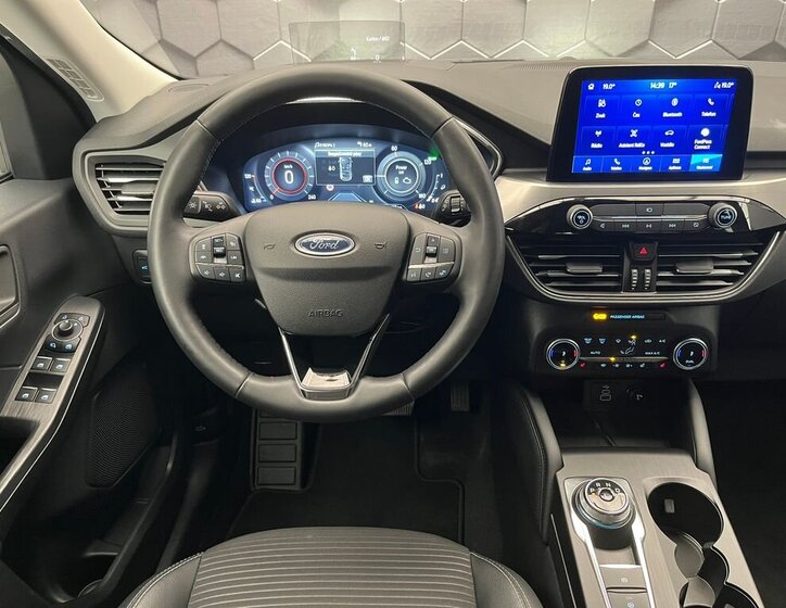Ford Kuga SUV / Terénní 2,5 l 140 kw