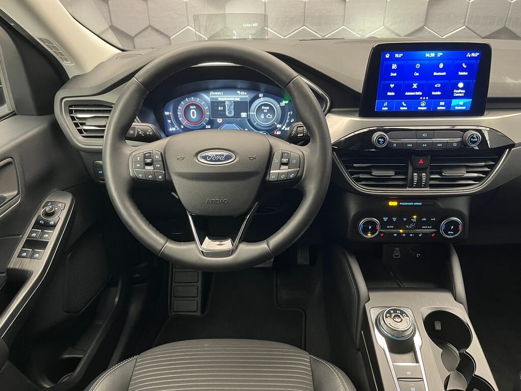 Ford Kuga SUV / Terénní 2,5 l 140 kw