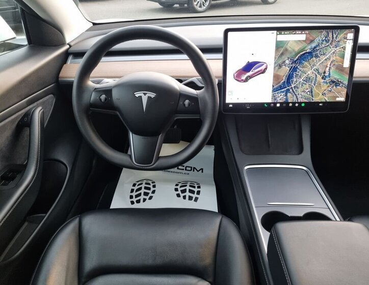 Tesla Model 3 Sedan / Limuzína 0,0 355 kw