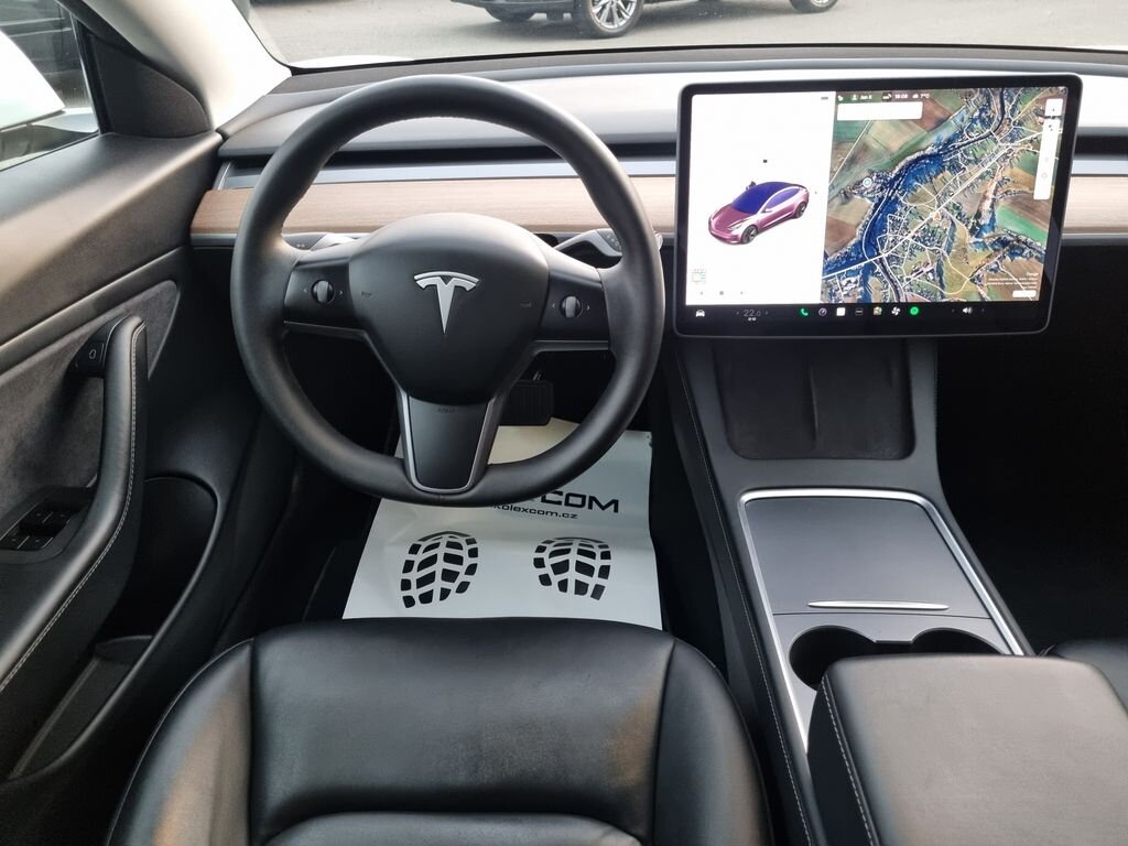 Tesla Model 3 Sedan / Limuzína 0,0 355 kw