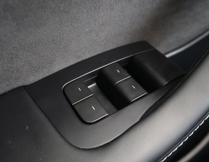 Tesla Model Y SUV 0,0 378 kw