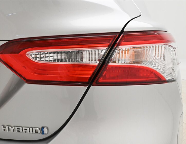 Toyota Camry Sedan / Limuzína 2,5 l 160 kw