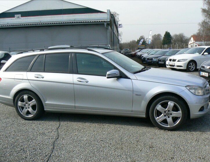 Mercedes-Benz Třídy C Kombi 2,1 l 125 kw