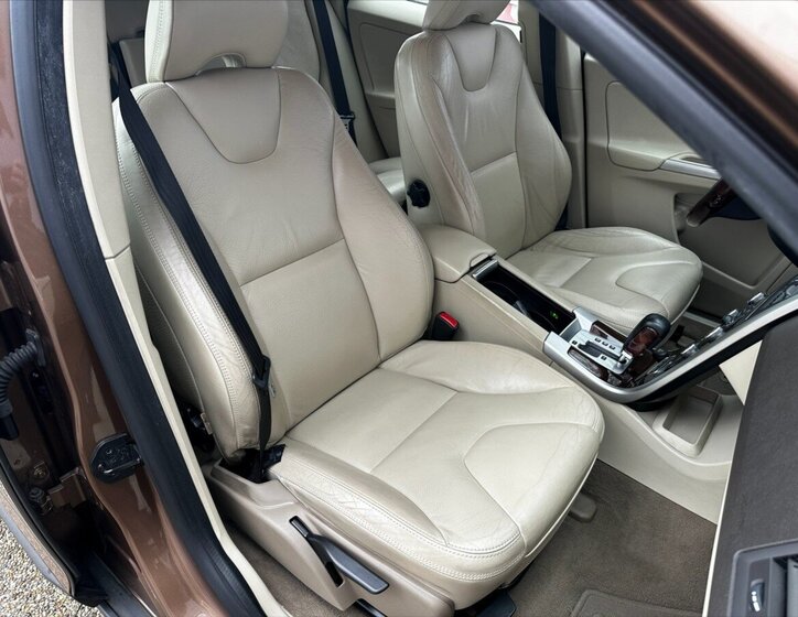 Volvo XC60 SUV / Terénní 2,4 l 136 kw