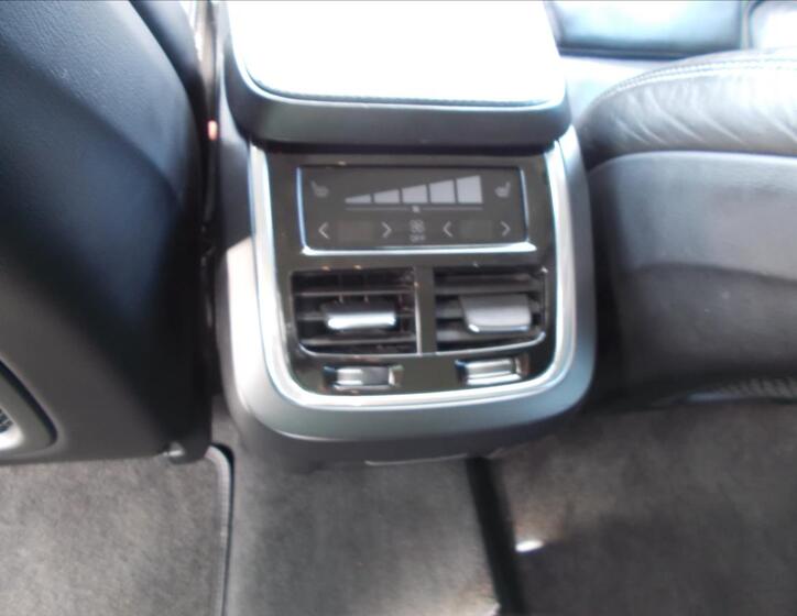 Volvo XC90 17