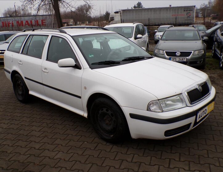 Škoda Octavia 1