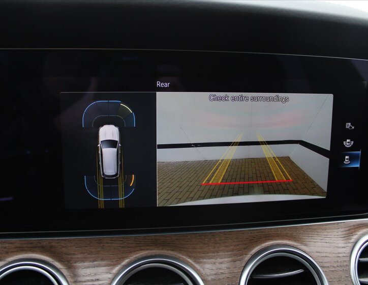 Mercedes-Benz Třídy E Kombi 2,0 l 143 kw