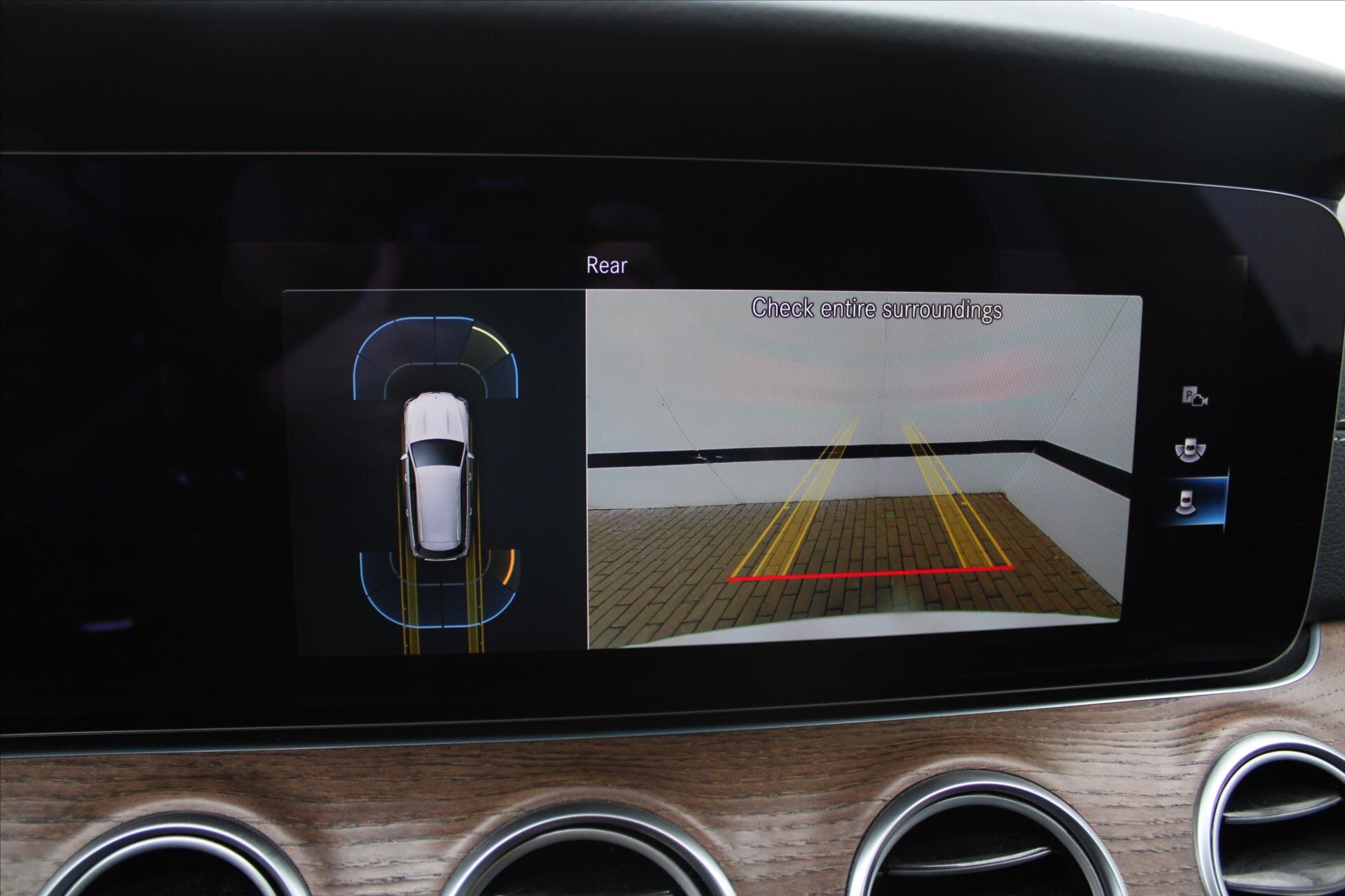 Mercedes-Benz Třídy E Kombi 2,0 l 143 kw