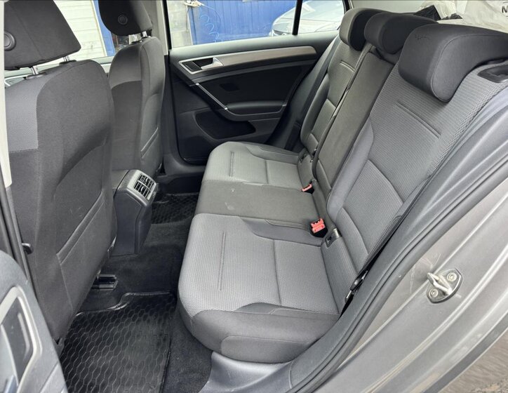 Volkswagen Golf Hatchback 1,2 l 63 kw