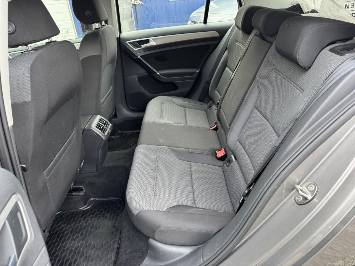 Volkswagen Golf Hatchback 1,2 l 63 kw