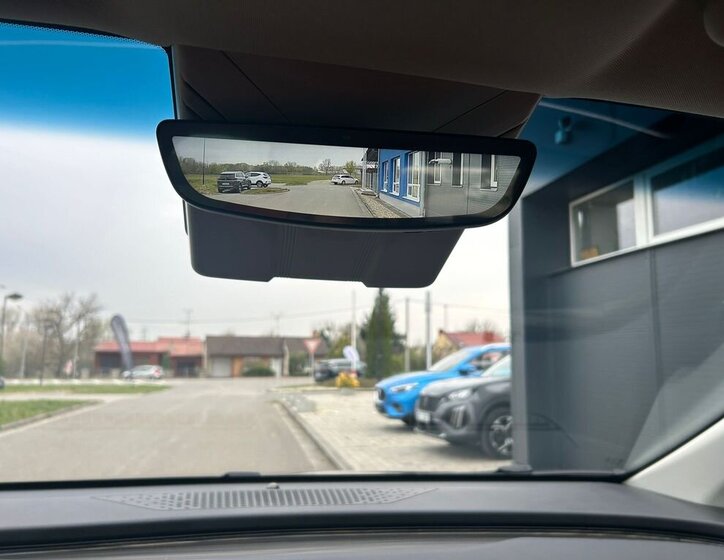 Dongfeng Ostatní MPV 1,5 l 255 kw