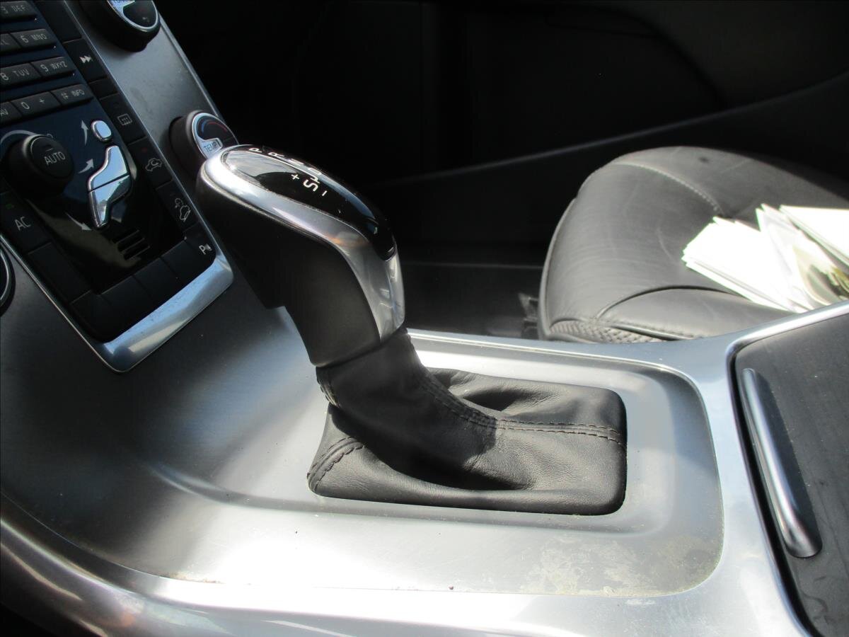 Volvo XC70 Kombi 2,4 l 133 kw