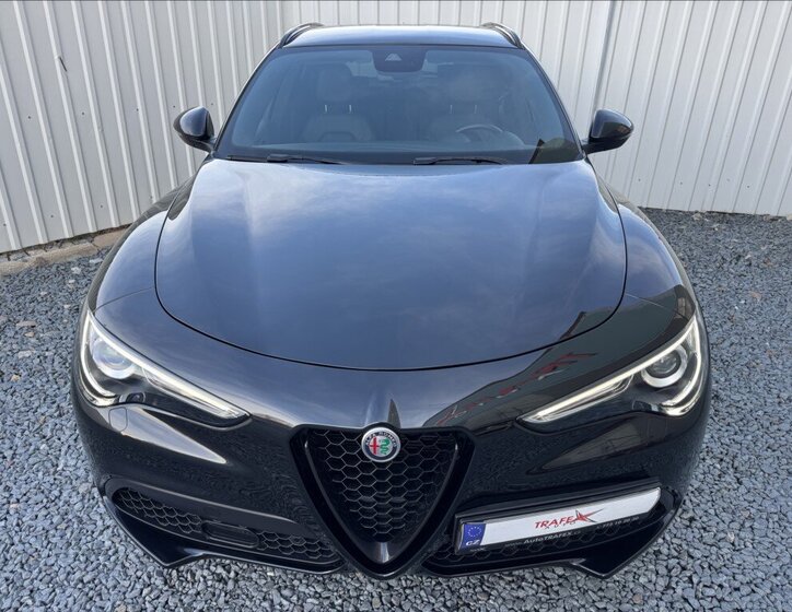 Alfa Romeo Stelvio SUV 2,0 l 206 kw