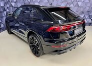 Audi Q8 4