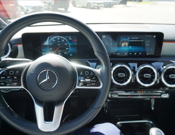 Mercedes-Benz Třídy A Sedan / Limuzína 1,3 l 100 kw