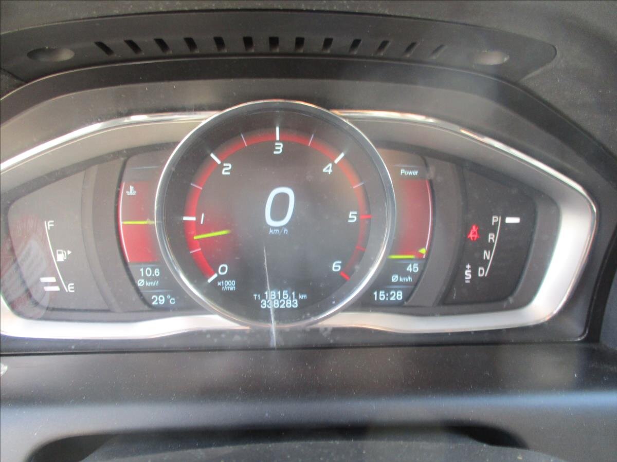 Volvo XC60 SUV 2,4 l 133 kw