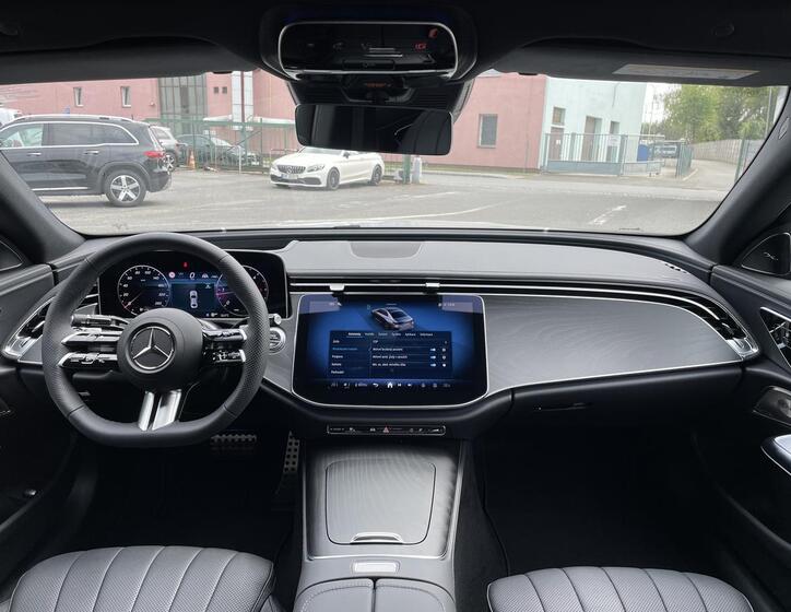 Mercedes-Benz Třídy E 18