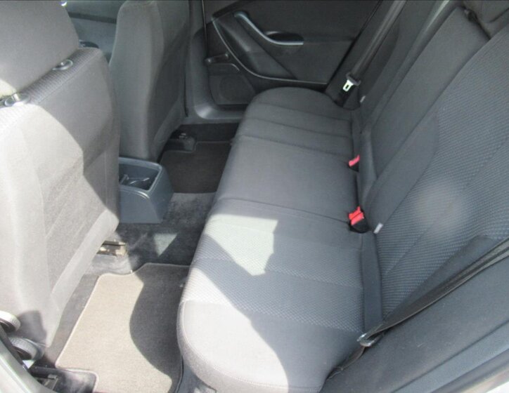 Volkswagen Passat Kombi 2,0 l 103 kw