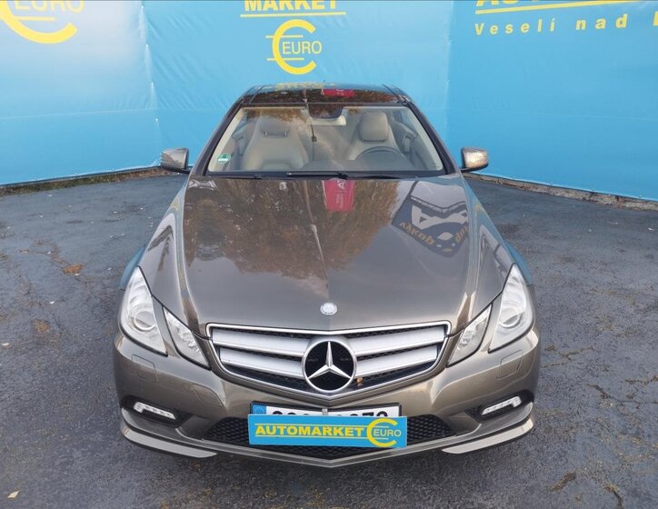 Mercedes-Benz Třídy E Kupé 3,0 l 170 kw