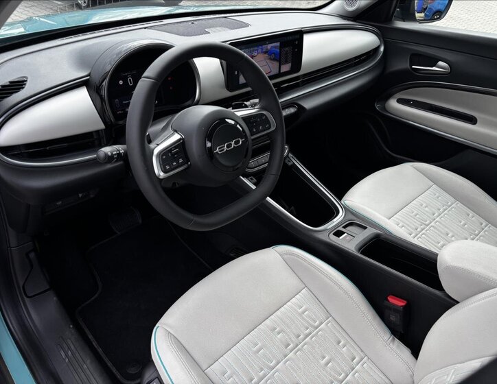 Fiat 600 SUV / Terénní 1,2 l 100 kw