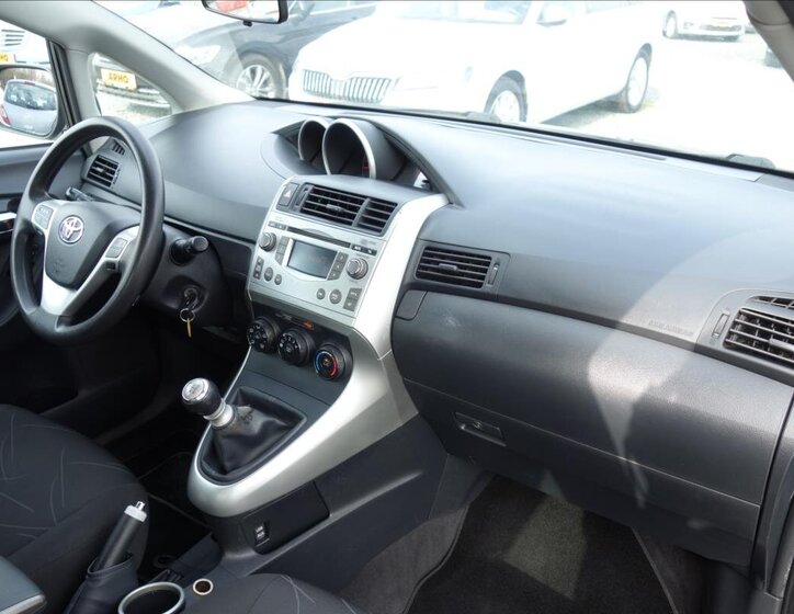 Toyota Verso MPV 1,6 l 97 kw