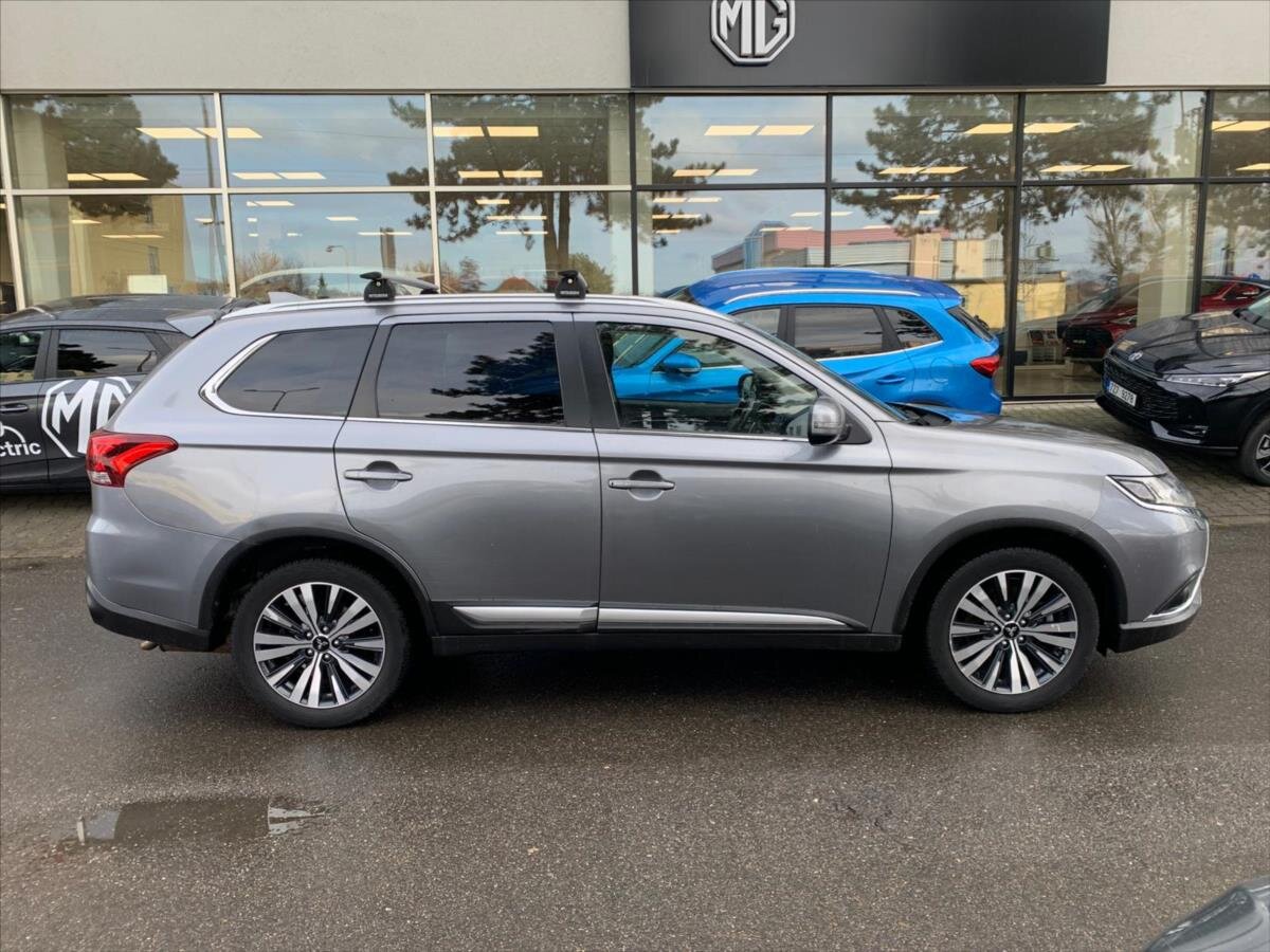 Mitsubishi Outlander SUV 2,0 l 110 kw