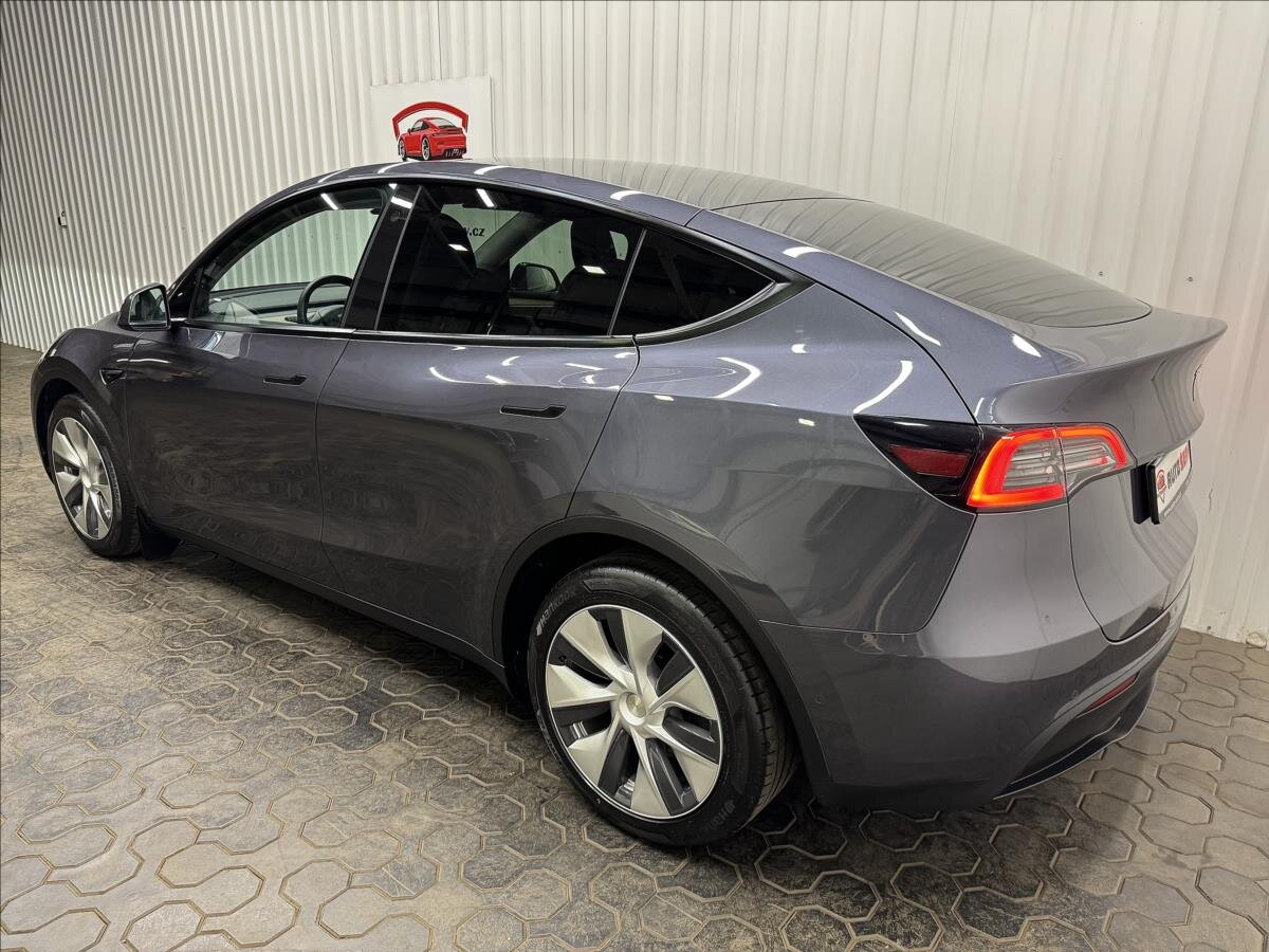 Tesla Model Y SUV / Terénní 0,0 378 kw
