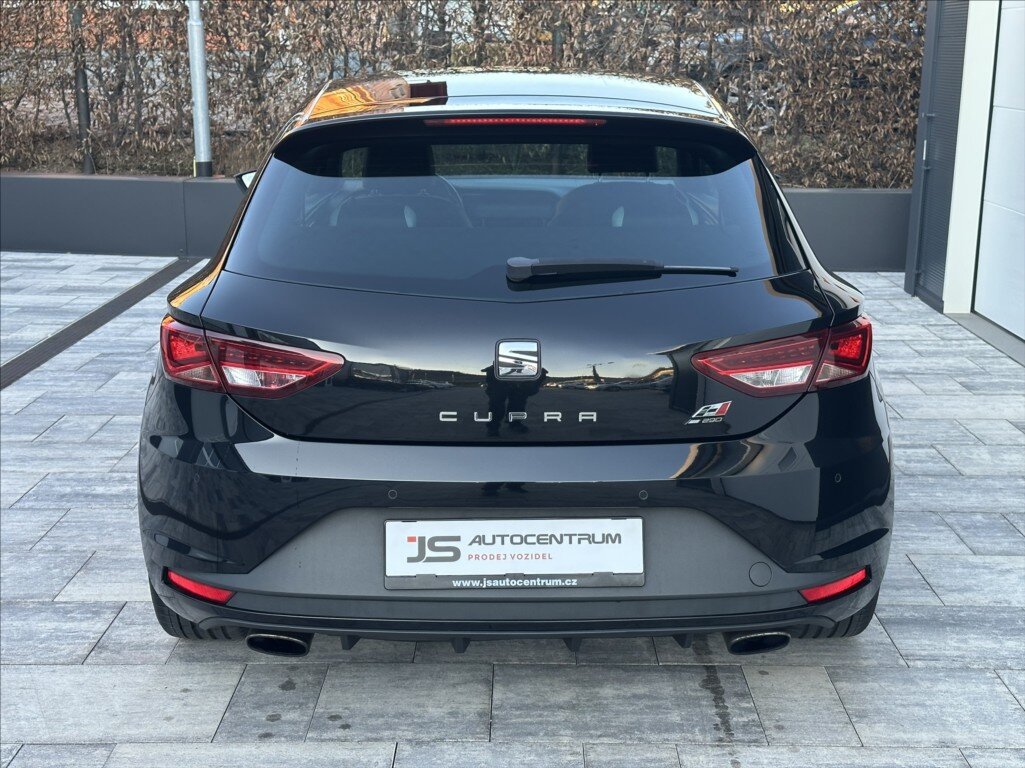 Seat Leon Hatchback 2,0 l 213 kw