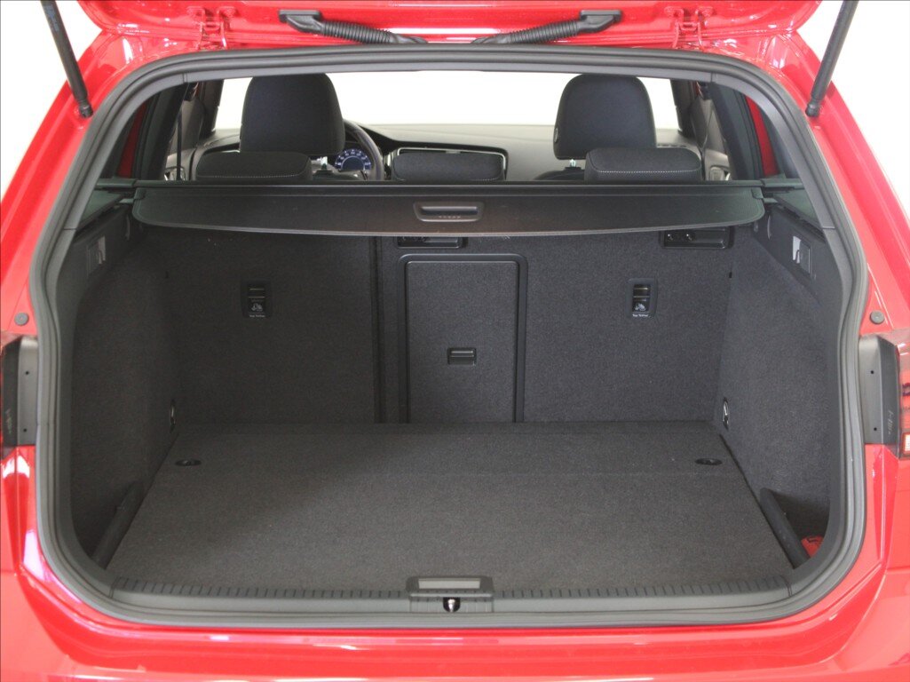 Volkswagen Golf Kombi 2,0 l 221 kw