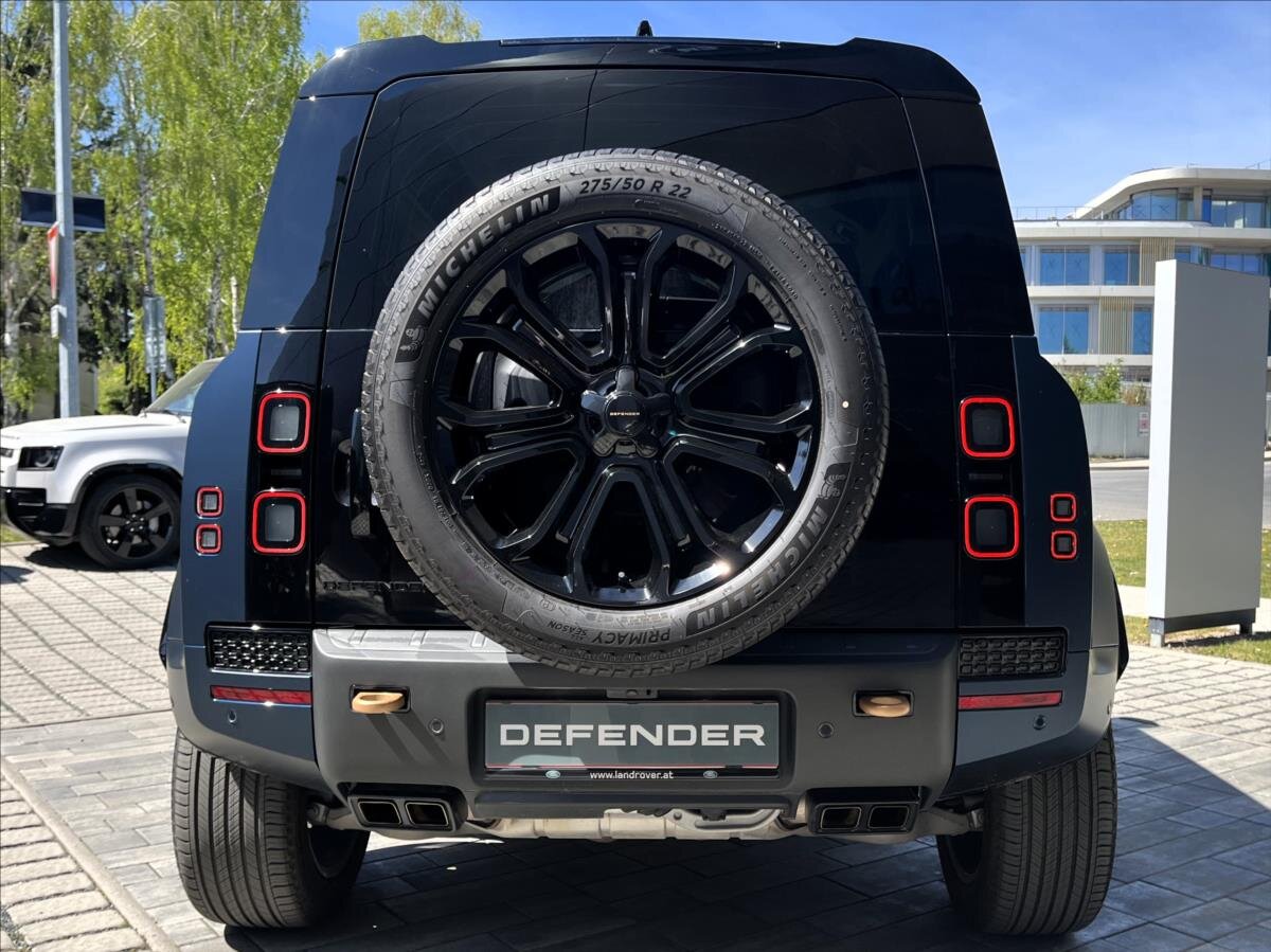 Land Rover Defender SUV / Terénní 4,4 l 467 kw