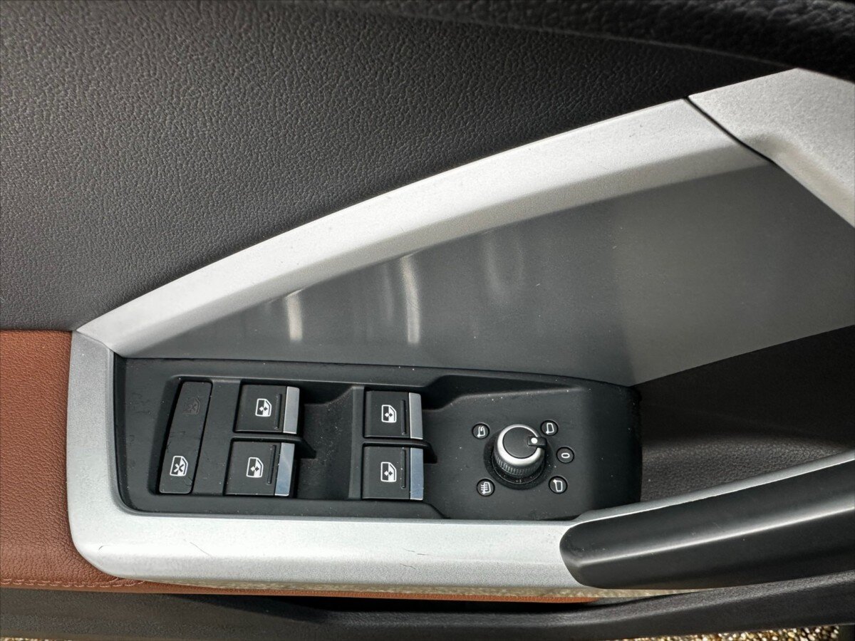 Audi Q3 Kombi 2,0 l 147 kw