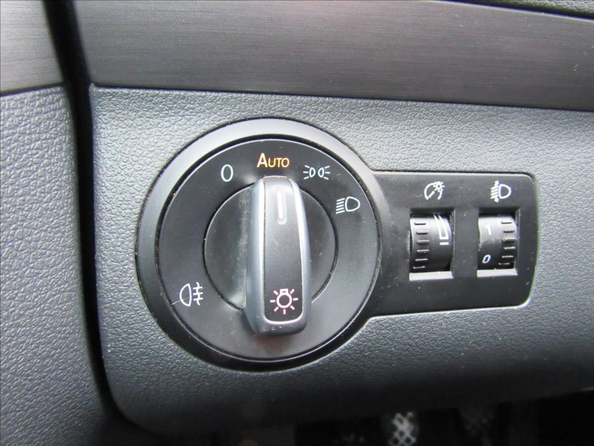 Volkswagen Touran Kombi 1,2 l 77 kw