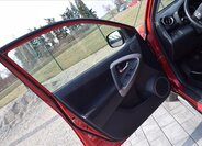 Toyota RAV4 SUV / Terénní 2,2 l 100 kw