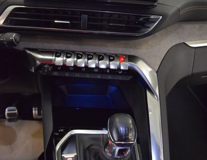 Peugeot 5008 MPV 1,5 l 96 kw