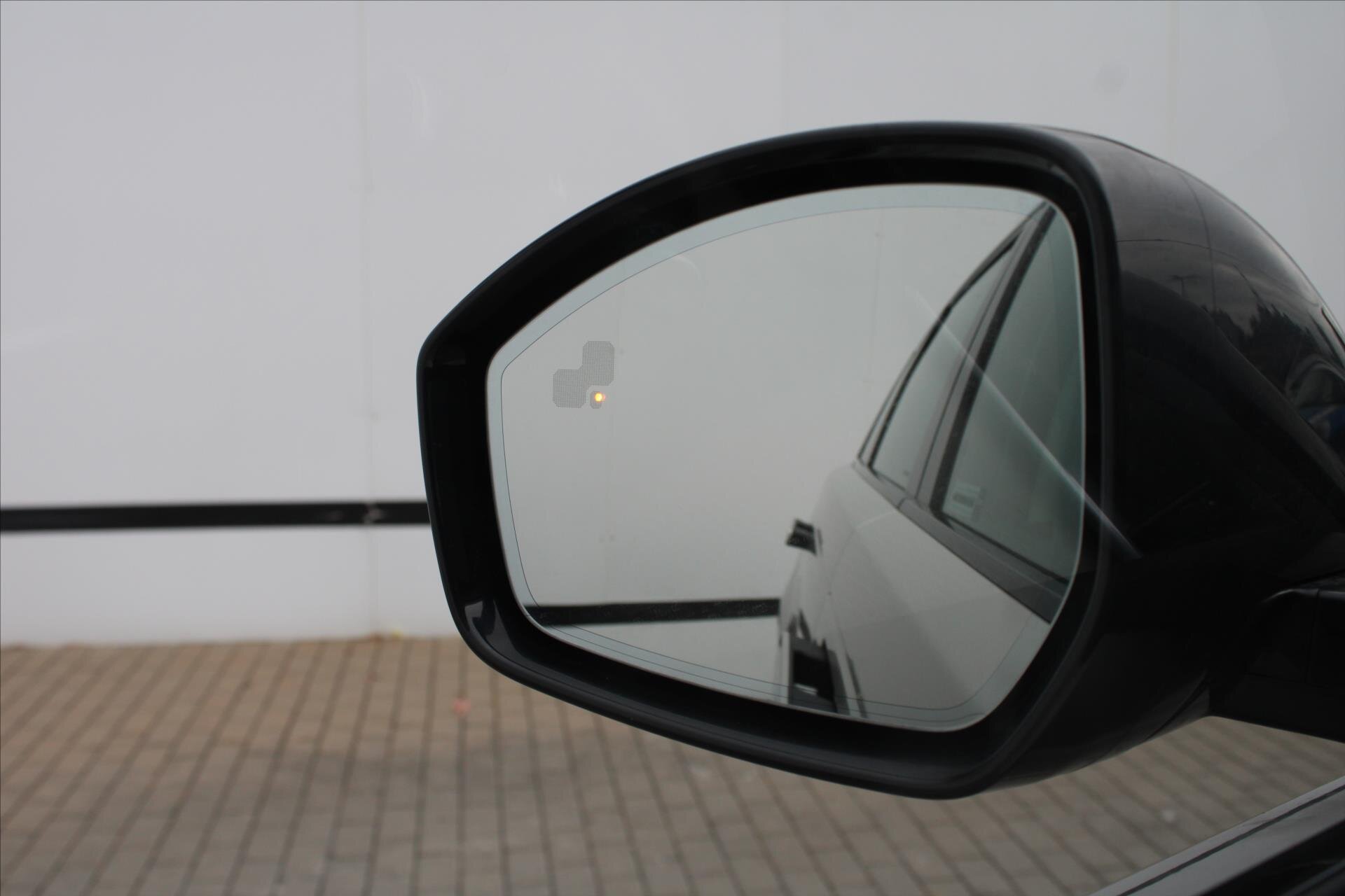 Land Rover Range Rover Velar SUV 3,0 l 221 kw