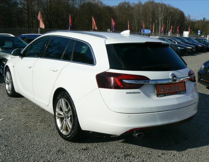 Opel Insignia Kombi 2,0 l 125 kw